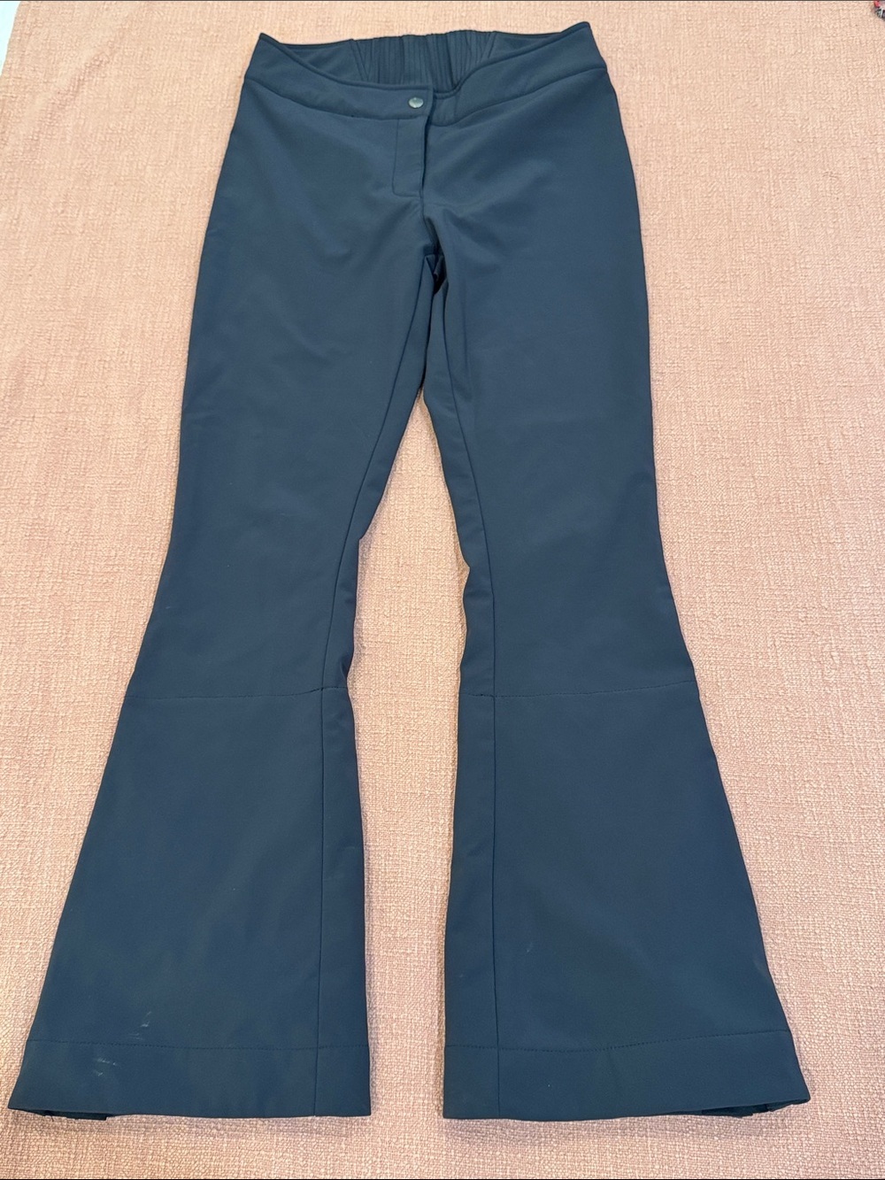 Obermeyer Women's size 8 black Boot Cut Ski / snowboard shell Pants